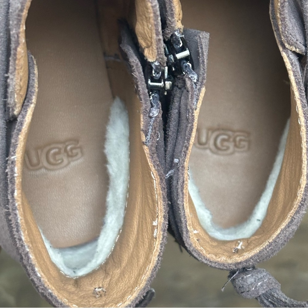 UGG Rianne Bootie - Picture 11 of 12